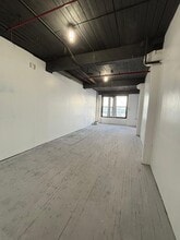 1027 Grand St, Brooklyn, NY à louer Photo intérieure– Image 1 sur 2