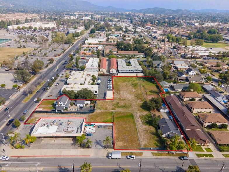 534 E Foothill Blvd, Azusa, CA à vendre - Photo principale – Image 2 sur 19