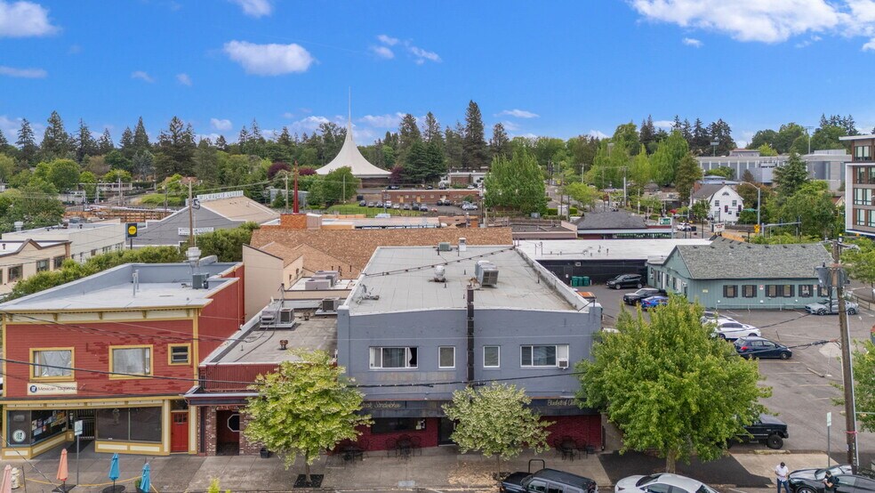 11056 SE Main St portefeuille de 2 biens à vendre sur LoopNet.fr - Photo de l’immeuble – Image 2 sur 48