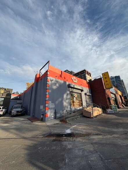 3613 College Point Blvd, Flushing, NY à louer - Photo de l’immeuble – Image 2 sur 3