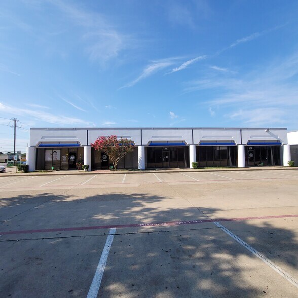 10701-10727 Plano Rd, Dallas, TX à louer - Photo de l’immeuble – Image 3 sur 12