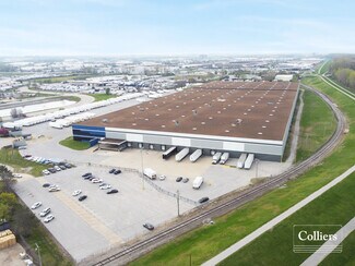 Plus de détails pour 65 Corporate Woods Dr, Bridgeton, MO - Industriel/Logistique à louer