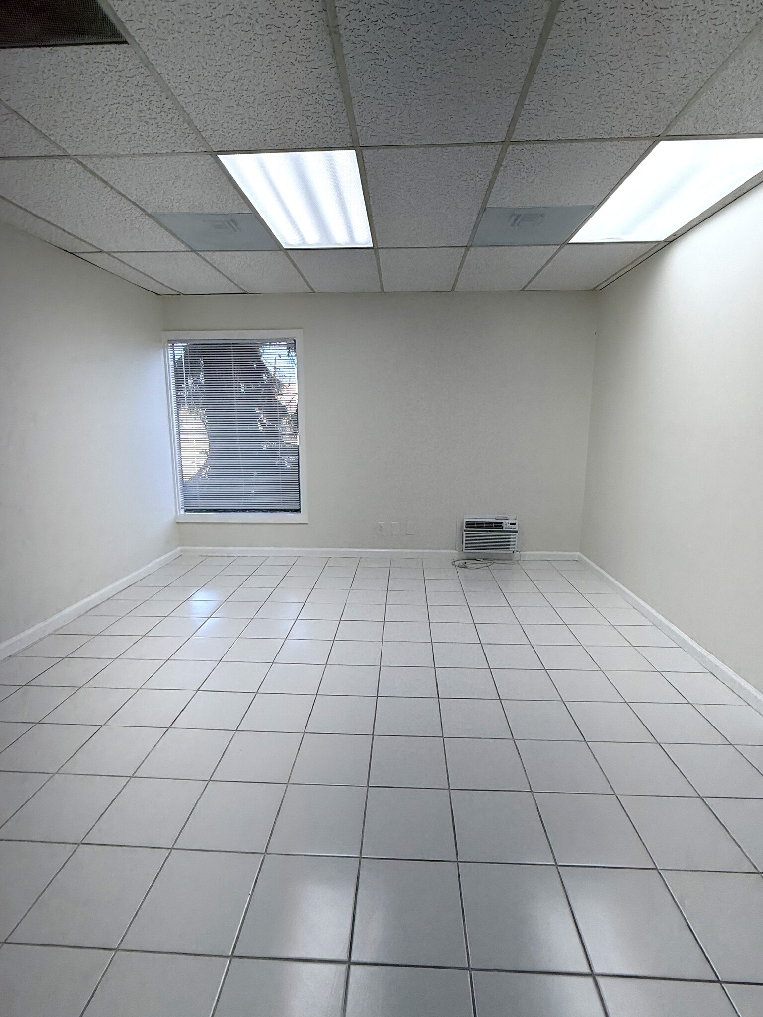 23361 El Toro Rd, Lake Forest, CA à louer Photo intérieure– Image 1 sur 5