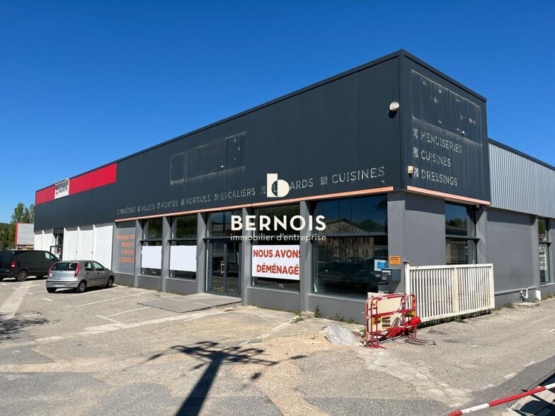 Bureau dans Brignoles à louer - Photo de l’immeuble – Image 2 sur 8