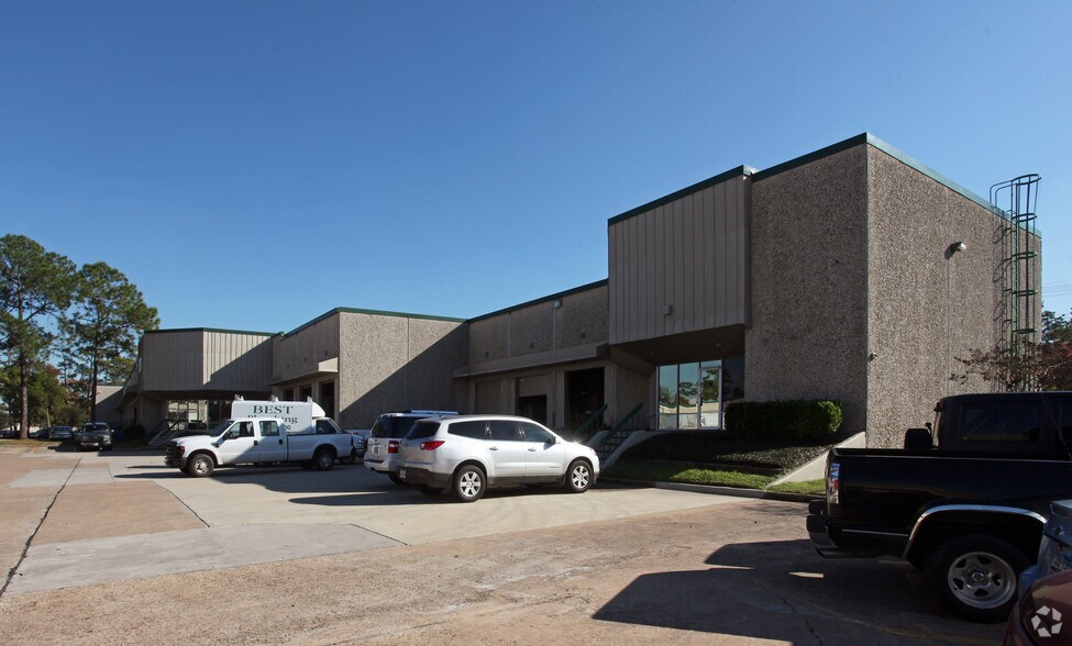 455-465 W 38th St, Houston, TX à louer - Photo de l’immeuble – Image 3 sur 31