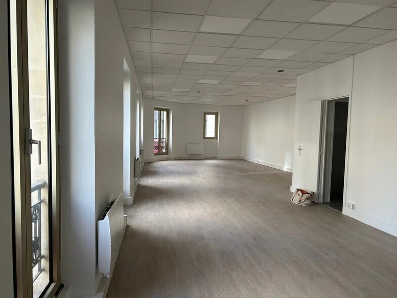 31 Rue De Châteaudun, Paris à louer - Photo de l’immeuble – Image 1 sur 5