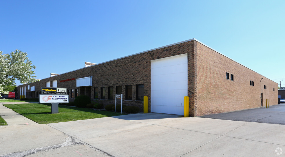 107-131 N Lively Blvd, Elk Grove Village, IL à louer - Photo principale – Image 1 sur 8