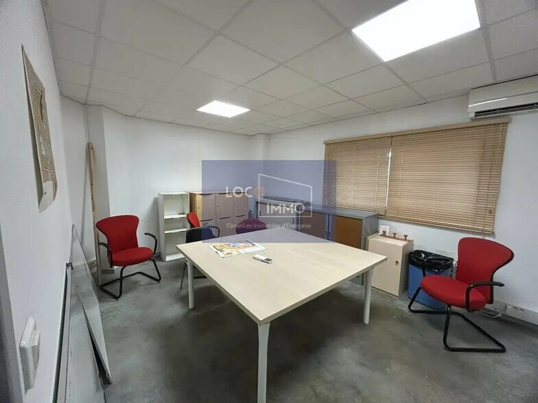 Local d’activités dans Pessac à louer - Photo de l’immeuble – Image 3 sur 11