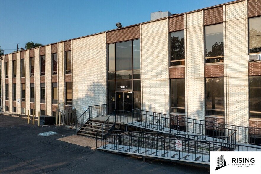 10001 W Roosevelt Rd, Westchester, IL à louer - Photo de l’immeuble – Image 2 sur 39