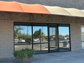 1107 E Bell Rd, Phoenix, AZ à louer Photo intérieure– Image 1 sur 6