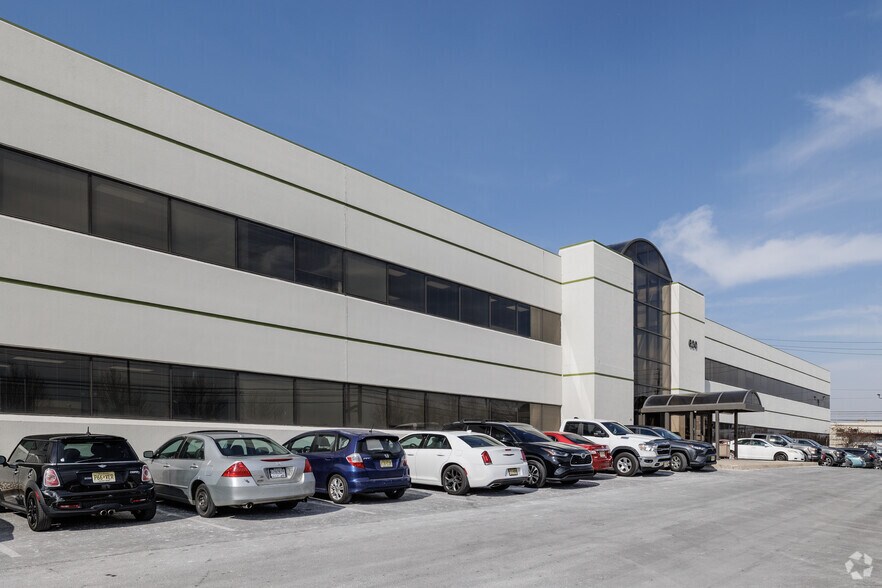 620 Division St, Elizabeth, NJ à louer - Photo de l’immeuble – Image 2 sur 6