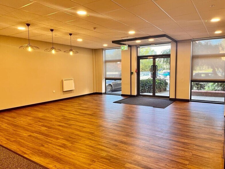 Ten Pound Walk, Doncaster à louer - Photo de l’immeuble – Image 2 sur 12