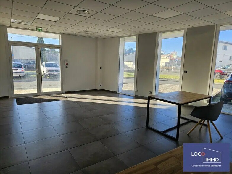 Bureau dans Eysines à louer - Photo de l’immeuble – Image 2 sur 5