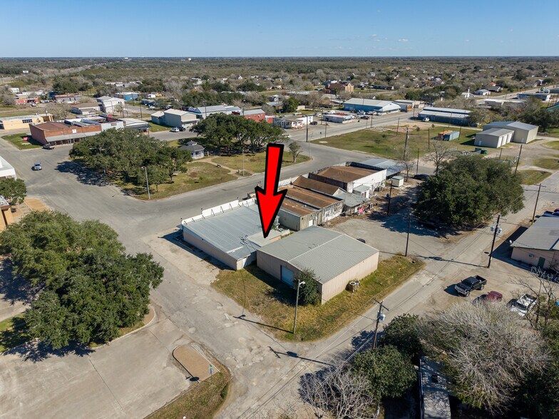 102 & 106 Wood ave, Woodsboro, TX à vendre - Photo de l’immeuble – Image 2 sur 26