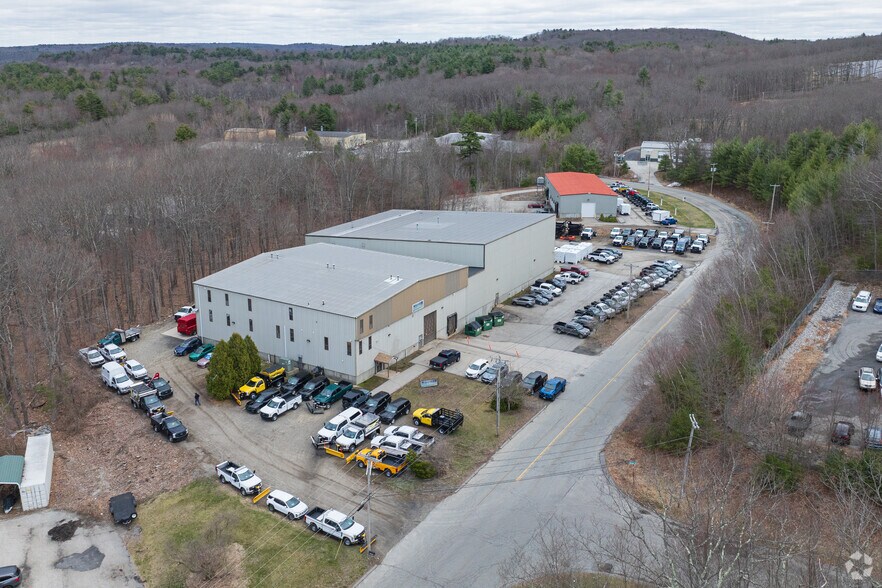 19 Industrial Park Rd E, Oxford, MA à louer - Photo principale – Image 1 sur 9