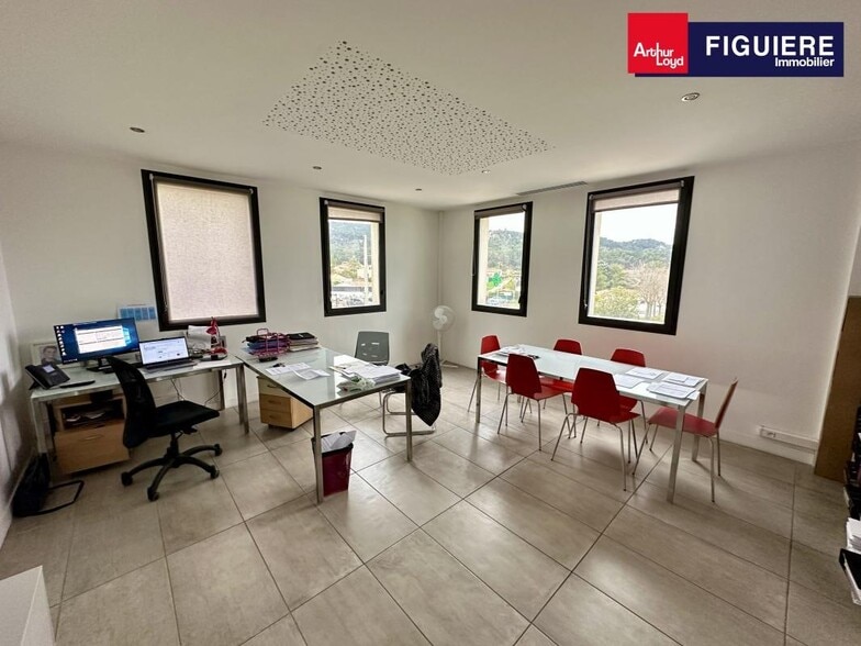 606 Avenue Du Général De Gaulle, Simiane-Collongue à louer - Photo intérieure – Image 3 sur 8