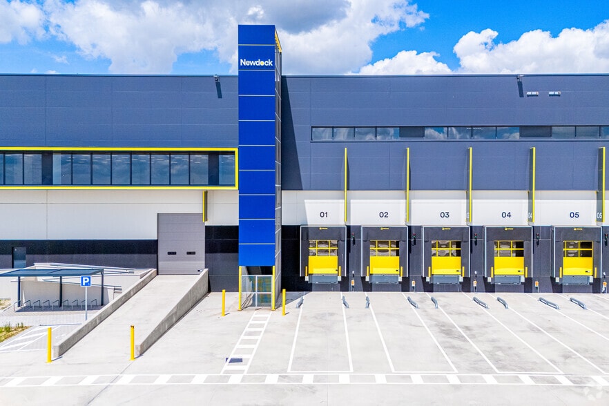 Calle de Isaac Peral, 15, Arroyomolinos, Madrid à louer - Photo de l’immeuble – Image 3 sur 9