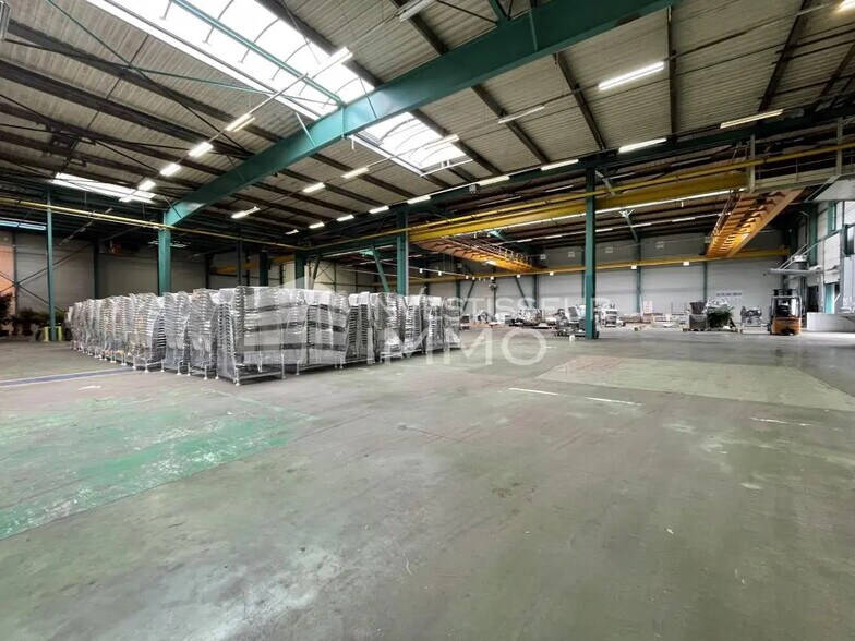Industriel/Logistique dans Lieusaint à louer - Photo de l’immeuble – Image 3 sur 9