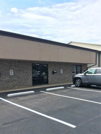Plus de détails pour 2101-2111 W Godman Ave, Muncie, IN - Local d'activités à louer