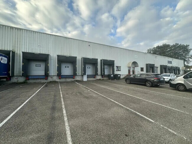 Plus de détails pour Industriel/Logistique à louer