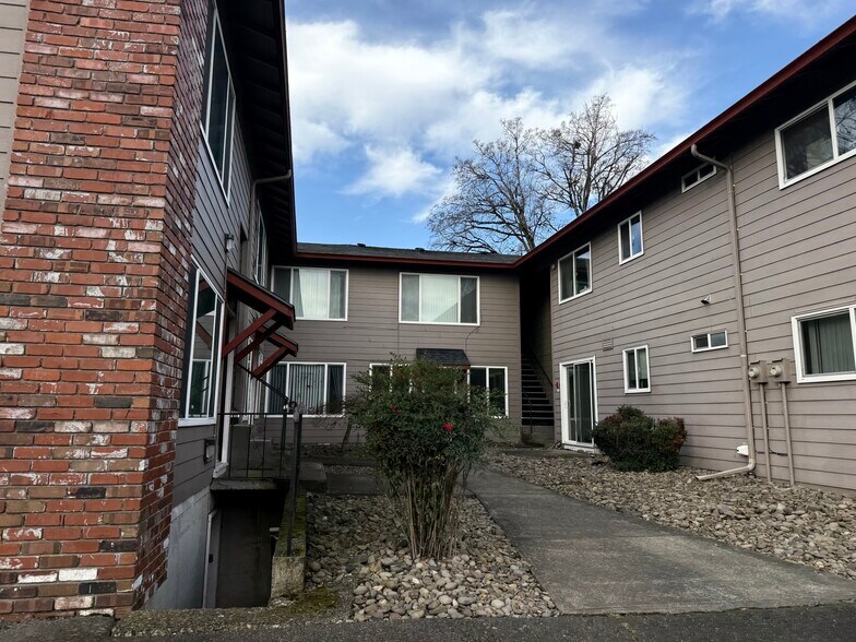 5625 SE Gladstone St, Portland, OR à vendre - Photo de l’immeuble – Image 2 sur 16