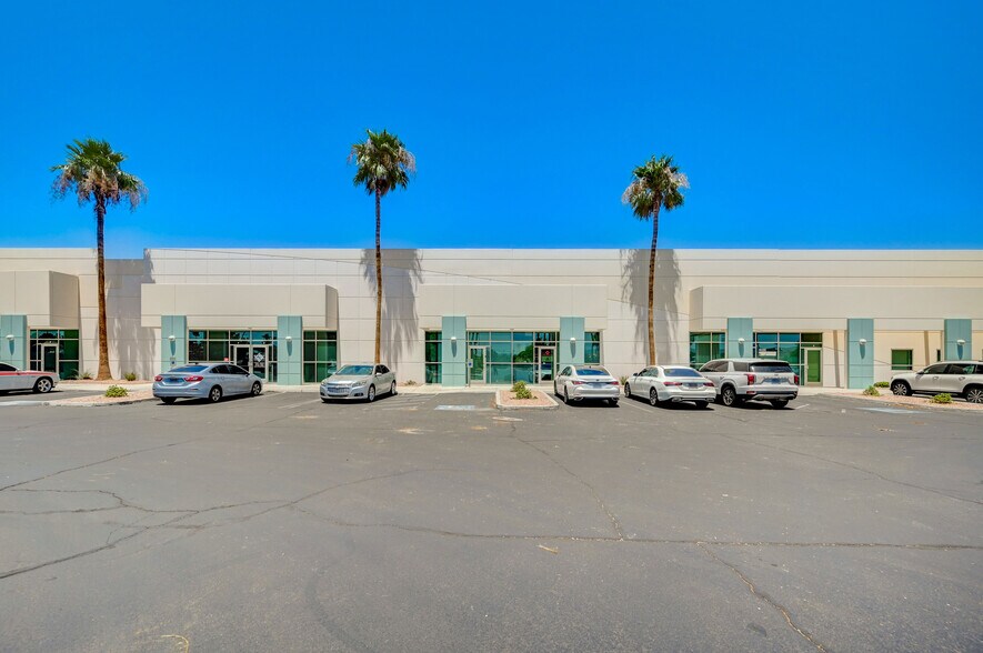 3068 E Sunset Rd, Las Vegas, NV à vendre - Photo de l’immeuble – Image 2 sur 36