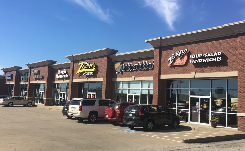 6240 E Virginia St, Evansville, IN à louer - Photo de l’immeuble – Image 3 sur 6