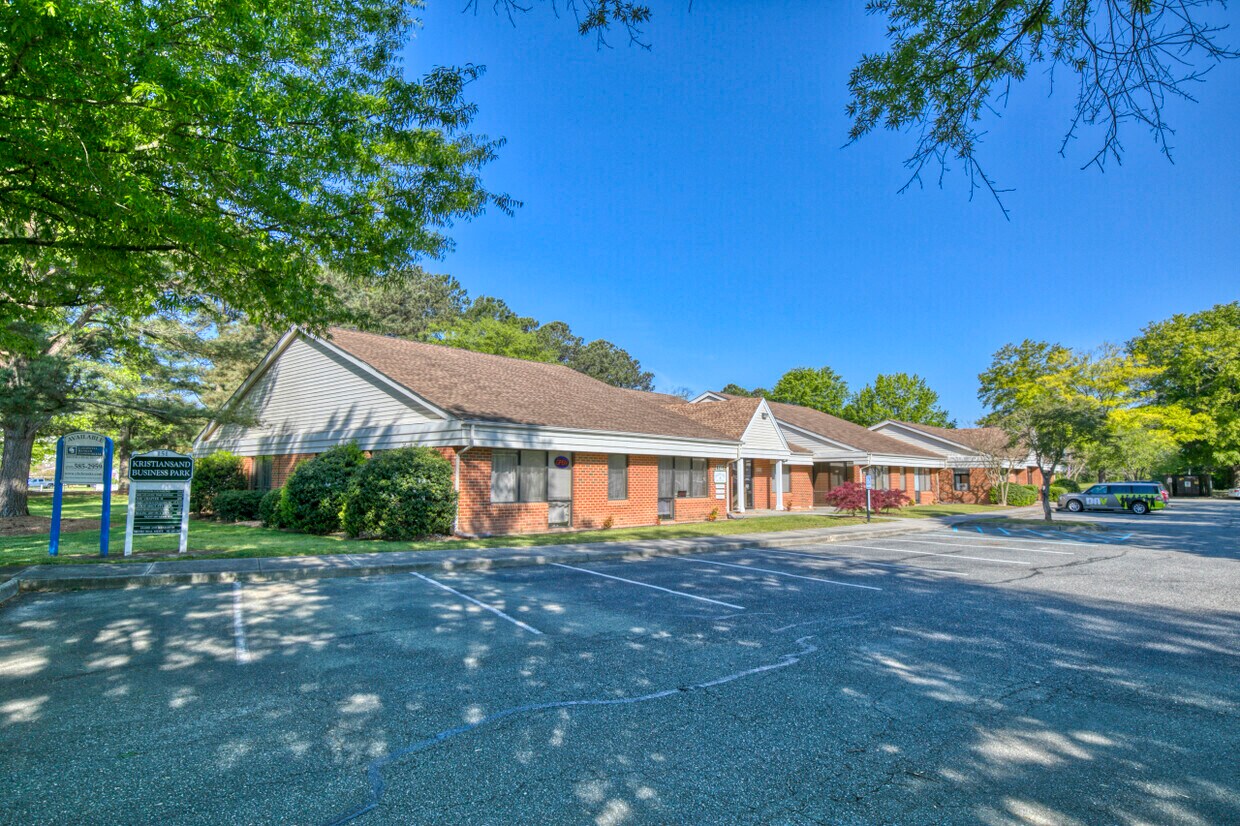 151 Kristiansand Dr, Williamsburg, VA à louer Photo de l’immeuble– Image 1 sur 9