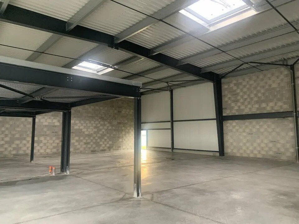 Local d'activités dans Blanquefort à vendre Photo de l’immeuble– Image 1 sur 5