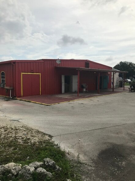 270-272 Beth Stacey Blvd, Lehigh Acres, FL à louer - Photo de l’immeuble – Image 2 sur 14