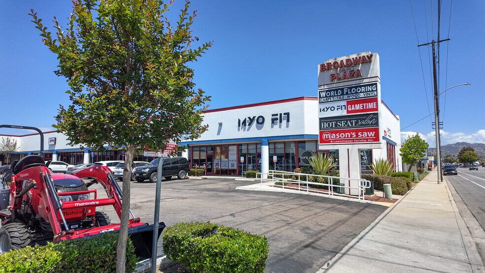 1222 Broadway Ave, El Cajon, CA à louer - Photo de l’immeuble – Image 1 sur 9