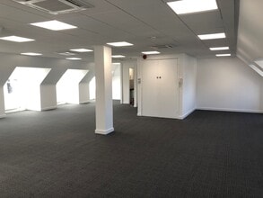 39-41 The Parade, Claygate à louer Photo intérieure– Image 2 sur 2