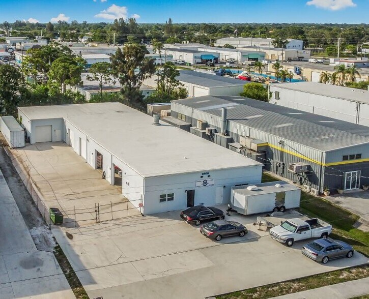 3231 SE Slater St, Stuart, FL à vendre - Photo de l’immeuble – Image 2 sur 28