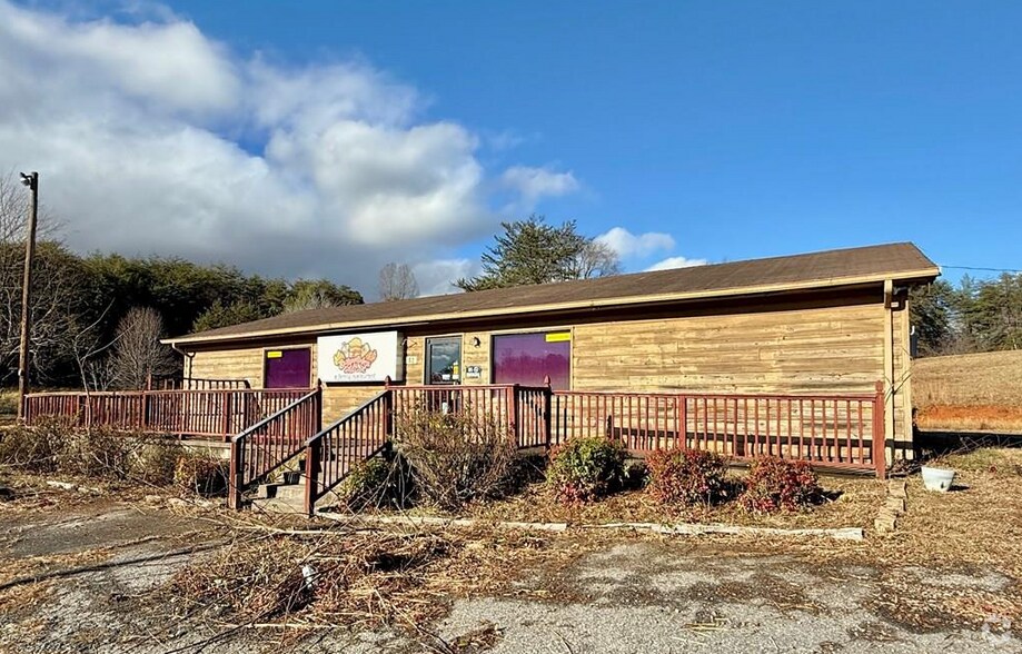 82 Saddleridge Rd, Bassett, VA à vendre - Photo de l’immeuble – Image 3 sur 23
