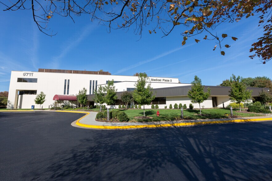 9711 Medical Center Dr, Rockville, MD à louer - Photo de l’immeuble – Image 1 sur 7