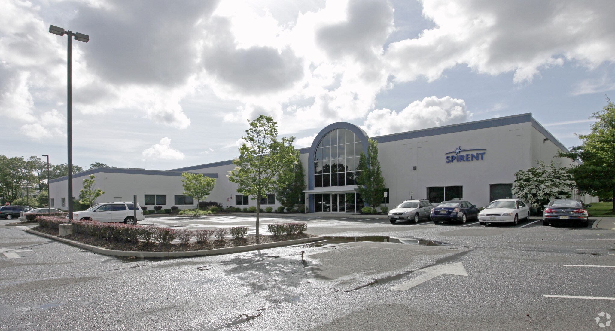 541 Industrial Way W, Eatontown, NJ à louer Photo de l’immeuble– Image 1 sur 11