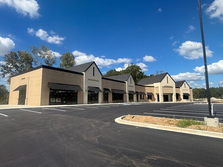 17 Colonnade Blvd, Jackson, TN à louer - Photo de l’immeuble – Image 2 sur 6