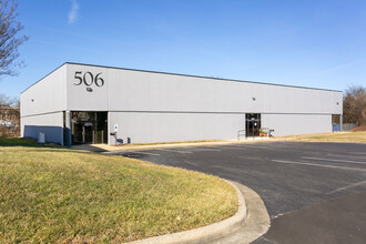 500 Radar Rd, Greensboro, NC à louer Photo de l’immeuble– Image 2 sur 3