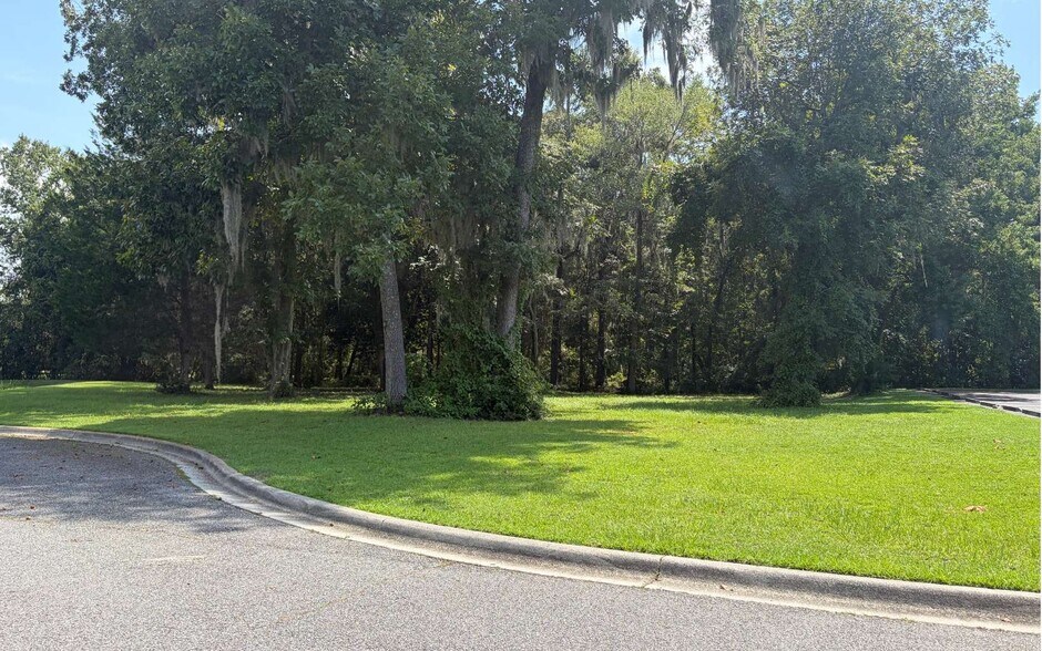 9 SW Newland Way, Lake City, FL à vendre - Photo de l’immeuble – Image 1 sur 6