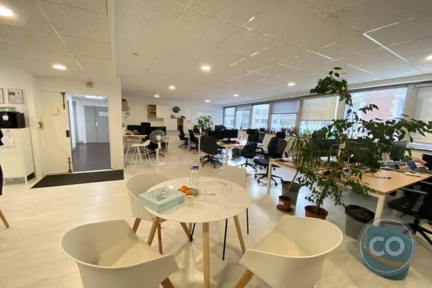 Bureau dans Boulogne-Billancourt à louer - Photo de l’immeuble – Image 3 sur 5