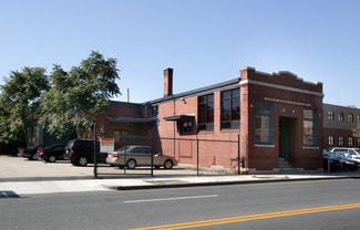 Plus de détails pour 393 Eddy St, Providence, RI - Bureau/Local commercial à louer
