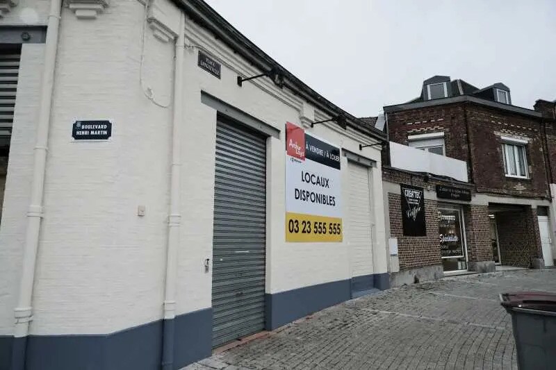 Local commercial dans Saint-Quentin à louer - Photo de l’immeuble – Image 3 sur 3