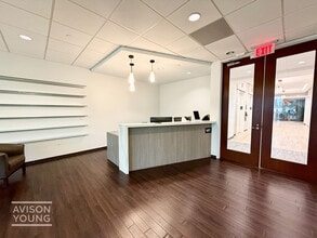 1230 Peachtree St NE, Atlanta, GA à louer Hall d’entrée– Image 1 sur 11