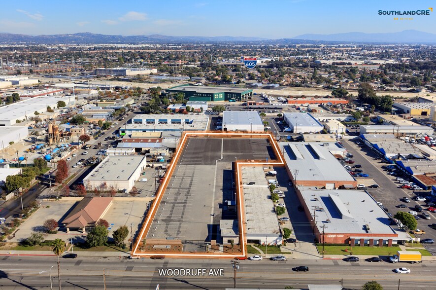 12122 Woodruff Ave, Downey, CA à louer - Photo de l’immeuble – Image 2 sur 8