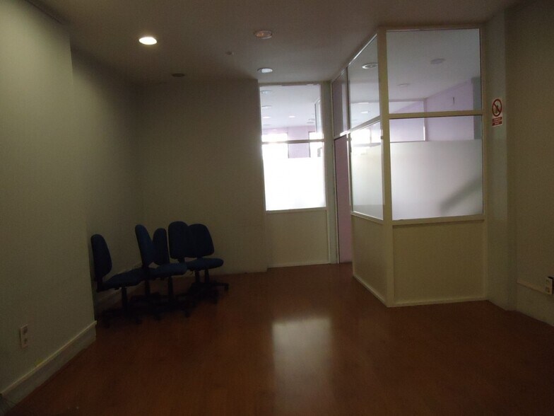 Local commercial dans Cáceres, Cáceres à vendre - Photo de l’immeuble – Image 2 sur 16