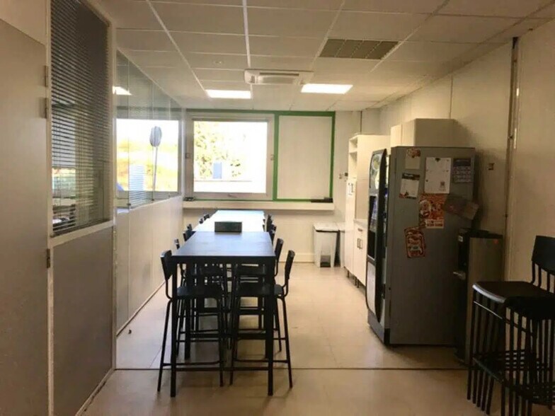 Local d’activités dans Labège à louer - Photo de l’immeuble – Image 3 sur 6
