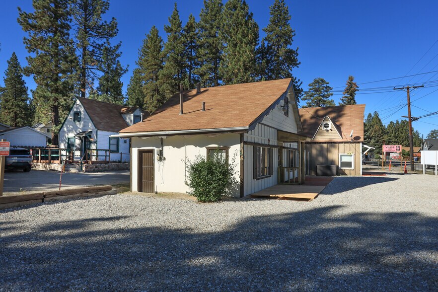 500 W Big Bear Blvd, Big Bear City, CA à vendre - Photo de l’immeuble – Image 1 sur 30