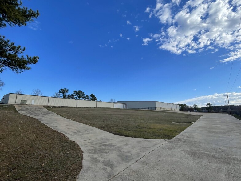 1014 Industrial Park Dr, Clinton, MS à louer - Photo de l’immeuble – Image 2 sur 5