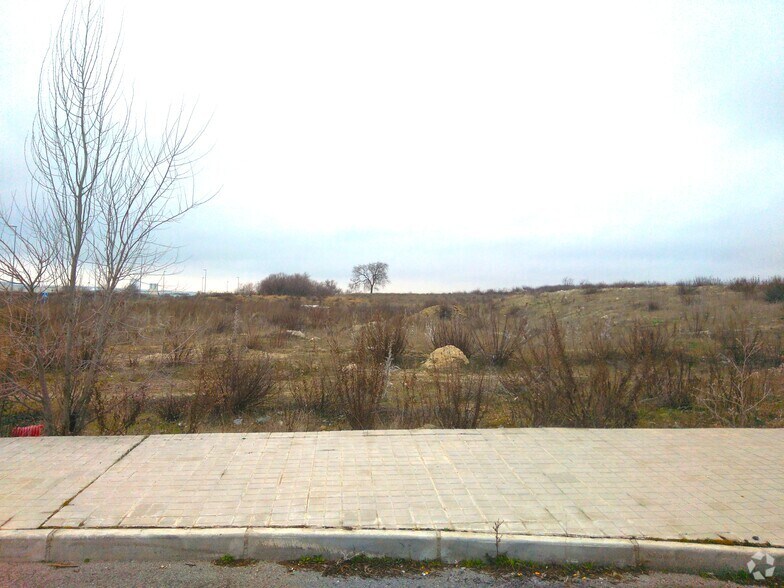 Terrain dans Velilla de San Antonio, Madrid à vendre - Photo de l’immeuble – Image 3 sur 6