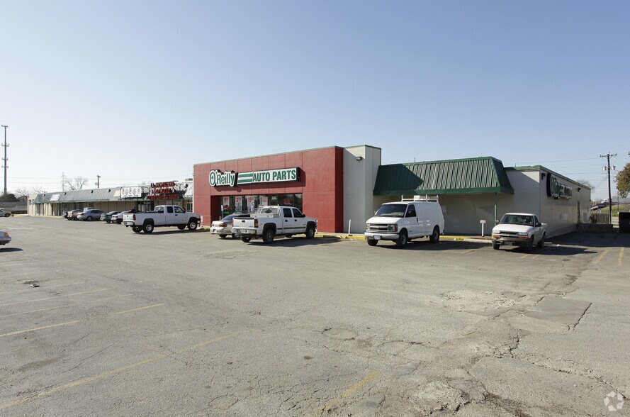 2100-2103 Goliad Rd, San Antonio, TX à louer - Photo de l’immeuble – Image 2 sur 2